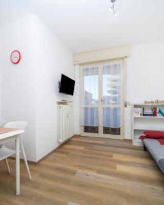 Zia Dina APT - with Balcony