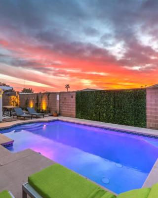 Sunset Swim - Modern Vegas Heated Pool Retreat