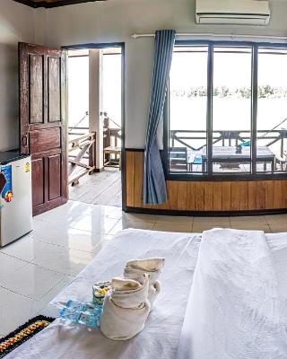 DON DET Souksan Sunset Guesthouse and The Xisland Riverview Studio