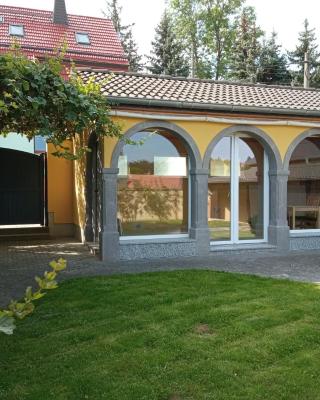 Haus Toskana, Kleines Ferienhaus im Toskanagarten