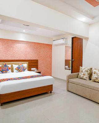 FabExpress Alive - Nr Juhu Beach