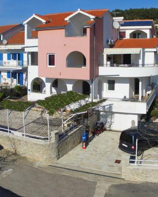 Apartments & Rooms Villa Petra