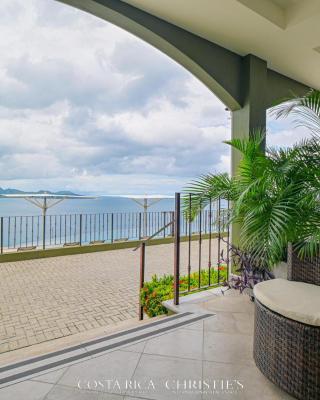 360 Splendor 306-Ocean View Condo-Breakfast Included!