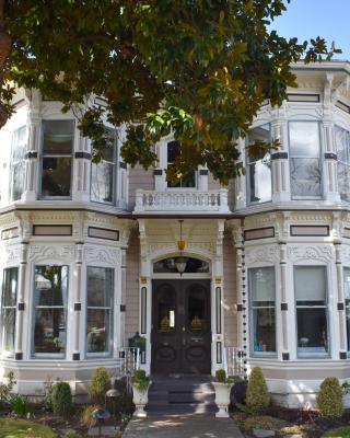 McCall House Boutique Hotel
