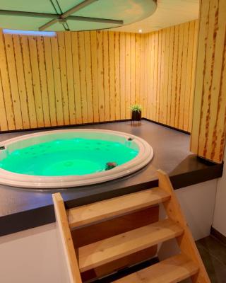 Jacuzzi & Sauna Villa