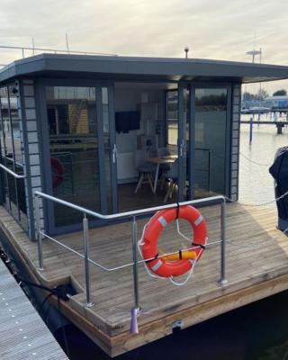 Hausboot Fjord Vela mit Biosauna in Barth