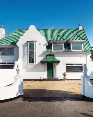 Art Deco Coastal Apartment with Private Garden