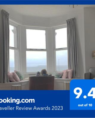 Stunning 3 bed seafront mansion building sleeps 6 adults or 8 with kids