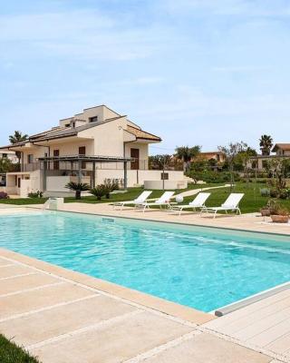 Villa Paradiso with pool, fireplace & barbeque