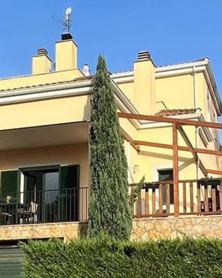 Detached house with pool nearby Girona