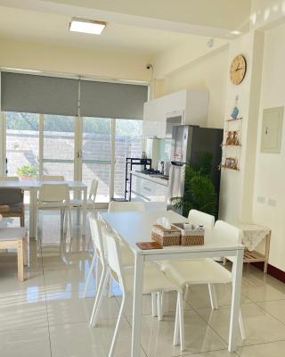 Hourlight Homestay