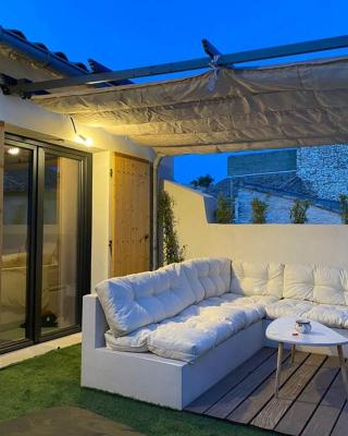 Charmante maison en pierre-TAVEL