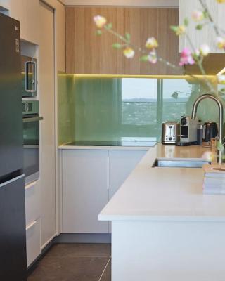 Cloud Loft Residence with 180 Degrees Views