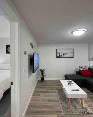 Cozy New Suite in NW Calgary