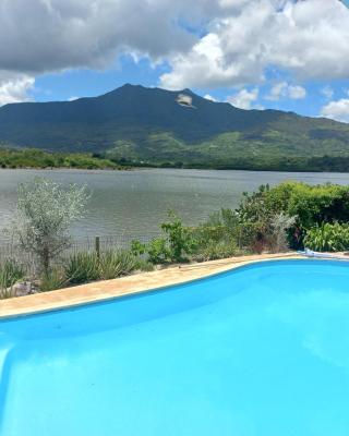 21LG Ilot Fortier M Sea Front and Swimming pool
