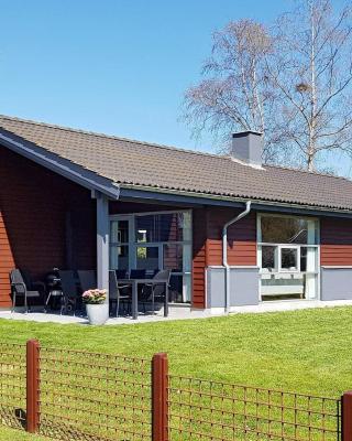 Two-Bedroom Holiday home in Stubbekøbing 2