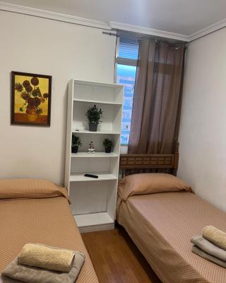 Malvarrosa habitación cómoda y sencilla cerca de la playa
