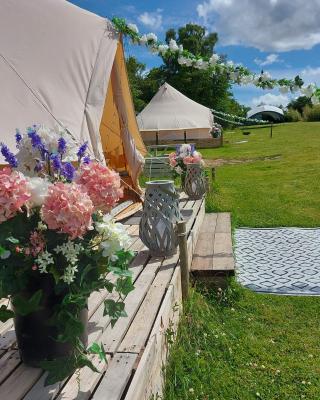 Hopgarden Glamping - Luxury 6m bell tent