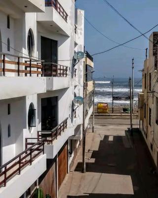 Bellos Dptos Huanchaco, Perú a 50 metros del mar