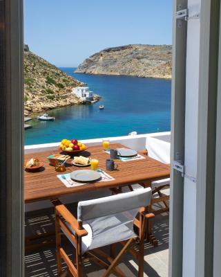 Droufakos’ home, Lux seafront apartment w. View