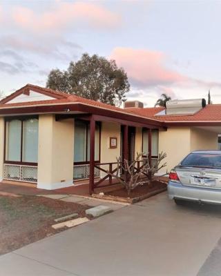 2BR house in West Lamington