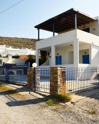 Andros 2 berdrooms 4 persons cycladic house.