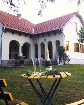 Patak Üdülőház (Ferienhaus)