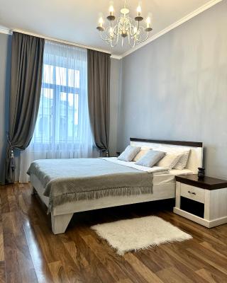 Lux apartments in the city center, with a view of the theater, near Zlata Plaza