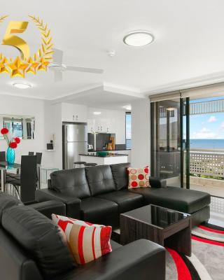 Cairns Luxury Seafront Apartment