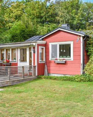 Gorgeous Home In Fjälkinge With Wifi