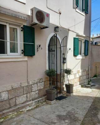 Saloumis House