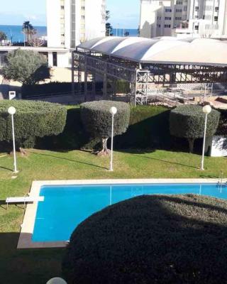 Lovely 2 bedroom apartment 2nd line to beach