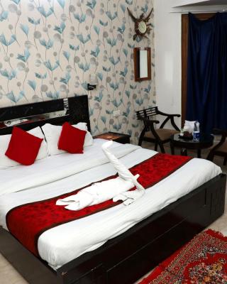Hotel Ashray Noida