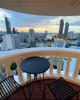 Central Bangkok, 5 stars river view & characteristic decor