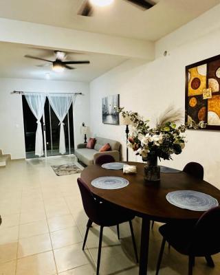 Franks House "Shared House" with Pool