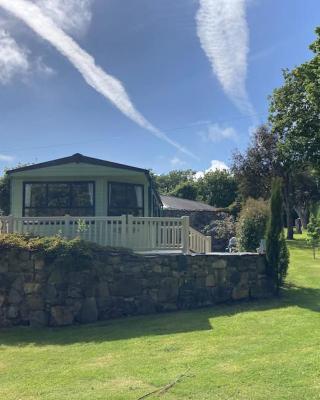 2 bedroom chalet in Chwilog on the Llyn Peninsula