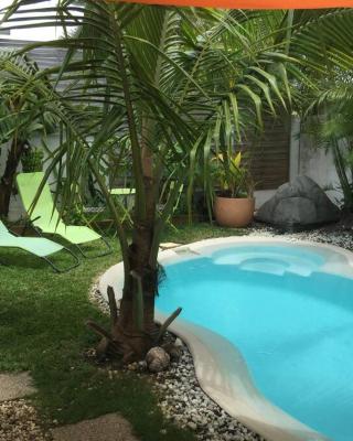 Le nid d'amour avec sa piscine et jacuzzi chauffés