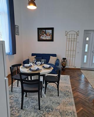 Weisz Apartment - With Free Private Parking,Wifi