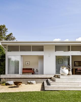 The Loft @ Mollymook 70s Beach House