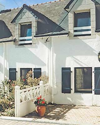 Lovely Home In Cadouarn With Wifi
