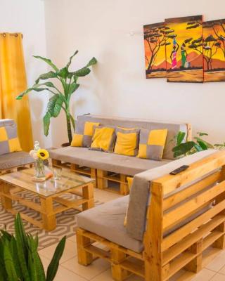 Cosy & Relax Yellow House 5mn walk from the beach!