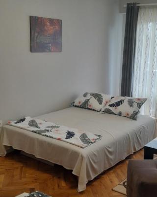 Стилен и уютен апартамент в най-добрия квартал на Варна. Stylish and cozy flat in the best district of Varna