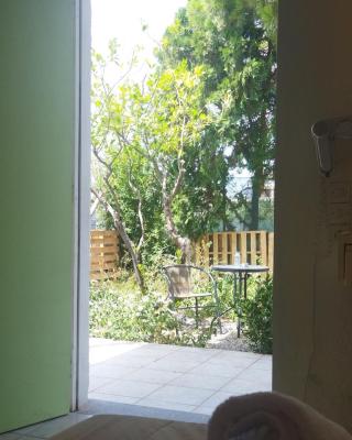 CLEO ROOM WITH PATIO 250m FROM THE BEACH
