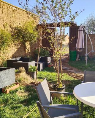 Las Hadas Albergue -solo para Peregrinos - Vegano -Bar