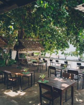 Chill Inn Lamai Hostel & Beach Cafe