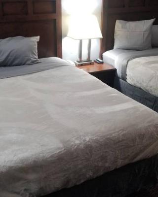 Hotel 2 Queen Beds Hotel Room 136 Wi-Fi