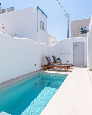 Acrus Villa Santorini with Heated pool