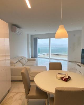 A52 - Apartment with Sea and Country Views