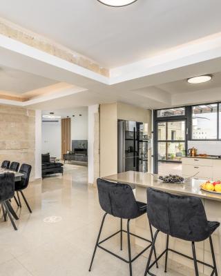 Apartment In The Shukanyon Building In Jerusalem