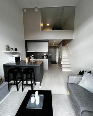 Cozy Penthouse Loft - Near The Airport